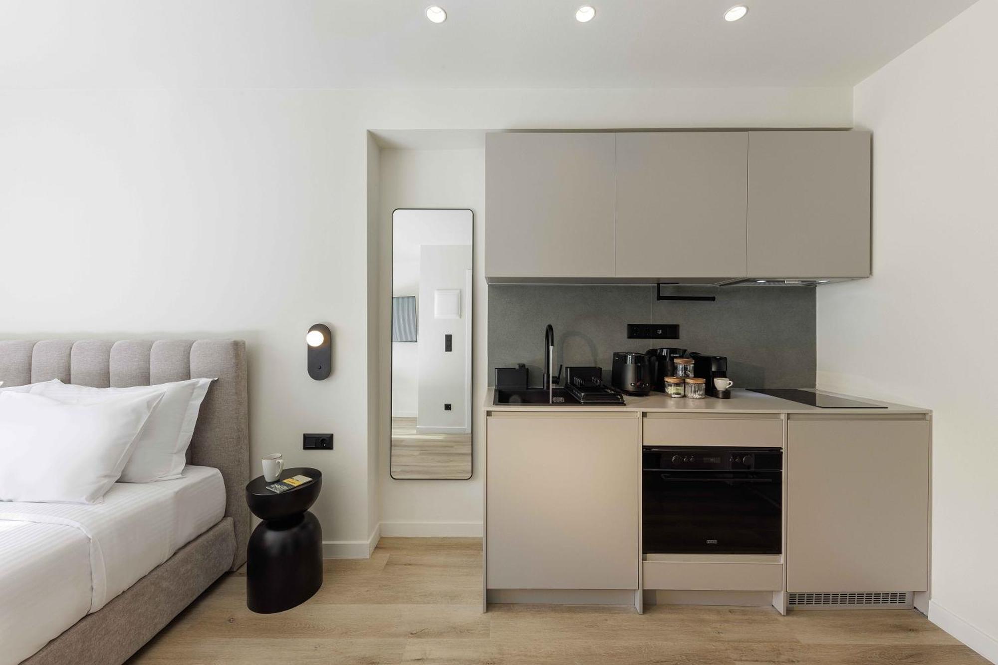 Master Plaka Apartment Атина Екстериор снимка