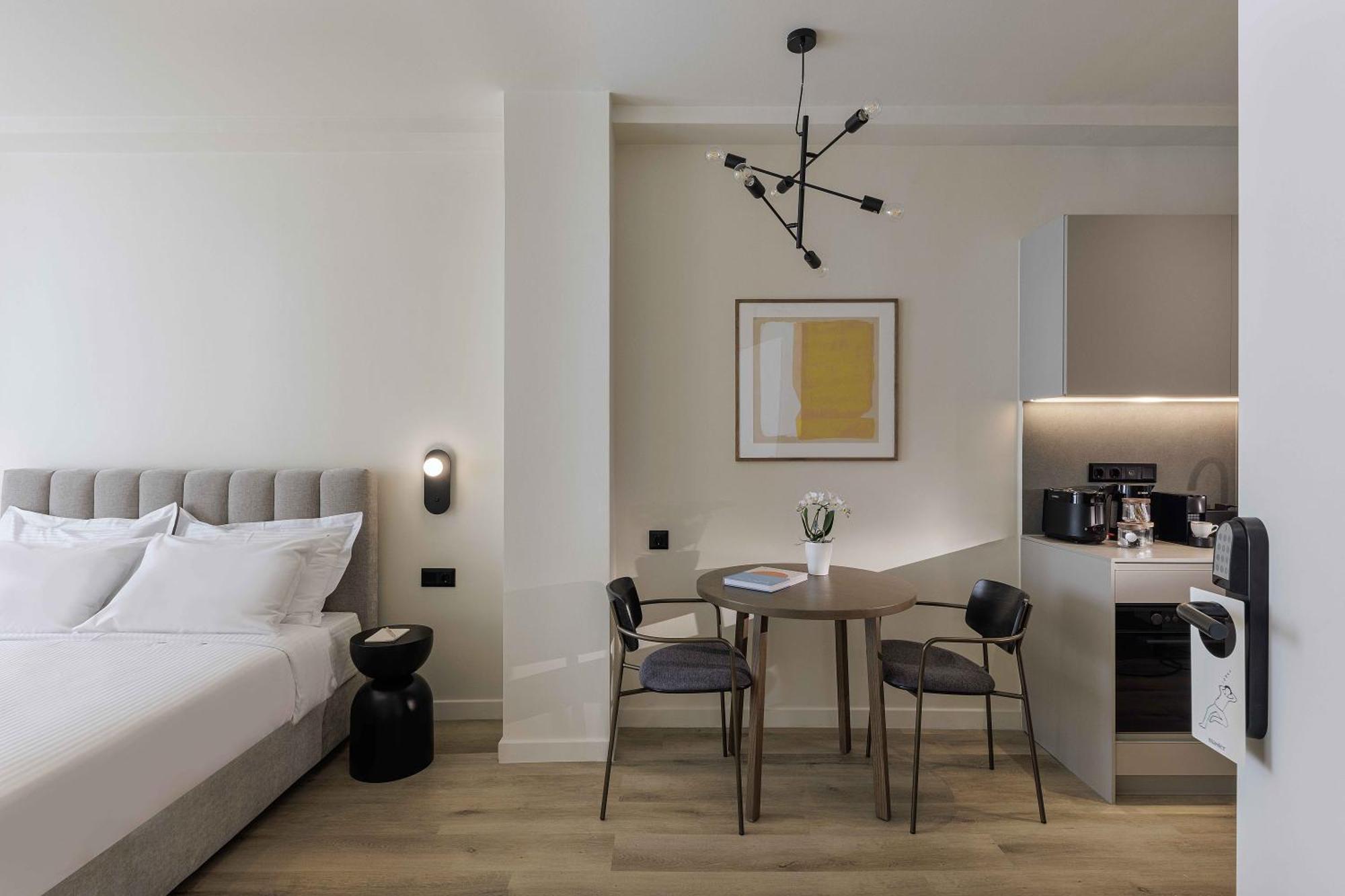 Master Plaka Apartment Атина Екстериор снимка